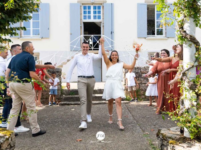 Mariage de Coralie et Corentin à la mairie du Puy-Saint-Bonnet